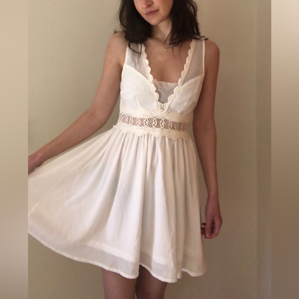 Coastal Cowgirl Airy White Dress with Lace and Sheer Detail Size XS NWOT